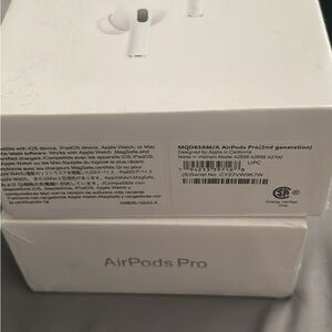 Apple AirPods Pro 2nd Gen in White